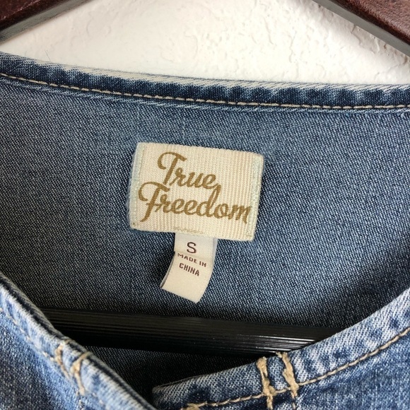 True Freedom Womens Jean Jacket, Small - Picture 4 of 8